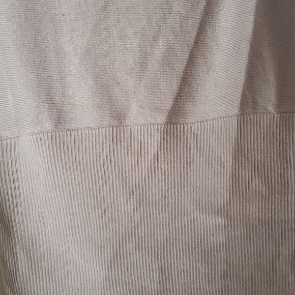 Top - Picture 2 of 4